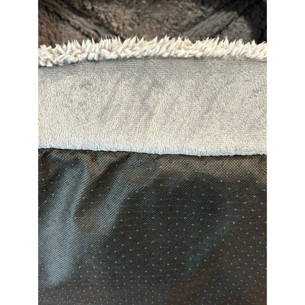 Heart To Tail Cat  & Small Dog Gray Den Cozy Cave House 14 X 14